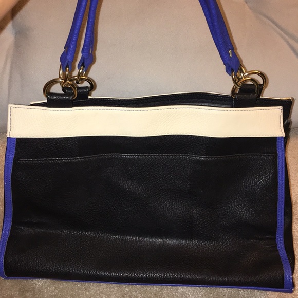 Olivia + Joy handbag with snake skin accent pocket - Picture 2 of 8